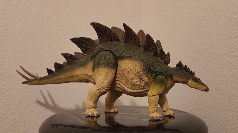 Honest Review of the Jurassic World Hammond Collection Stegosaurus